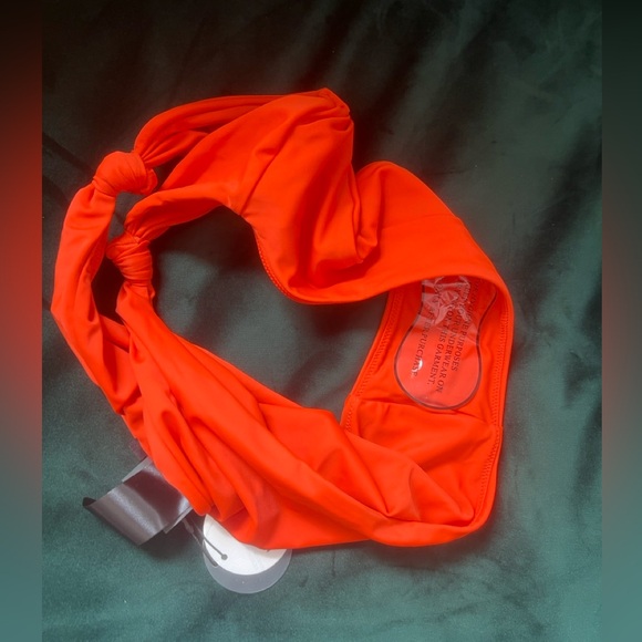 Andrea Iyamah GADA BIKINI - Picture 8 of 10